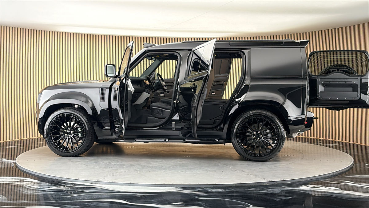 More views of Land Rover Defender 110