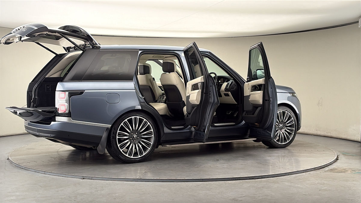 More views of Land Rover Range Rover