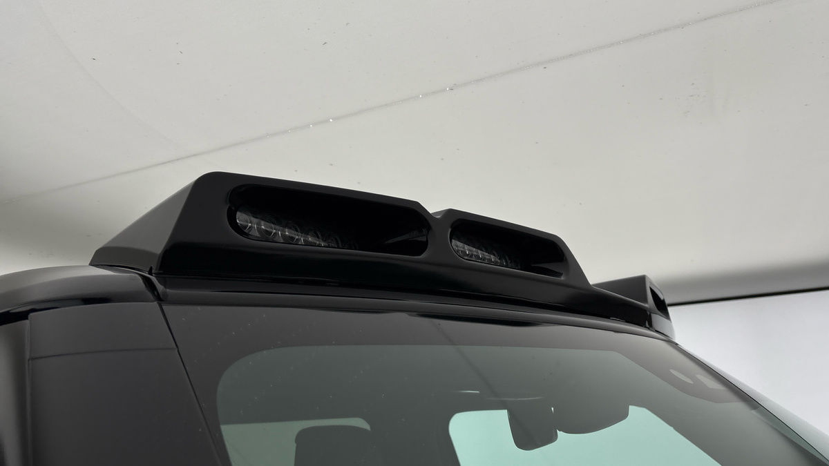 Land Rover Defender 90 Image 25