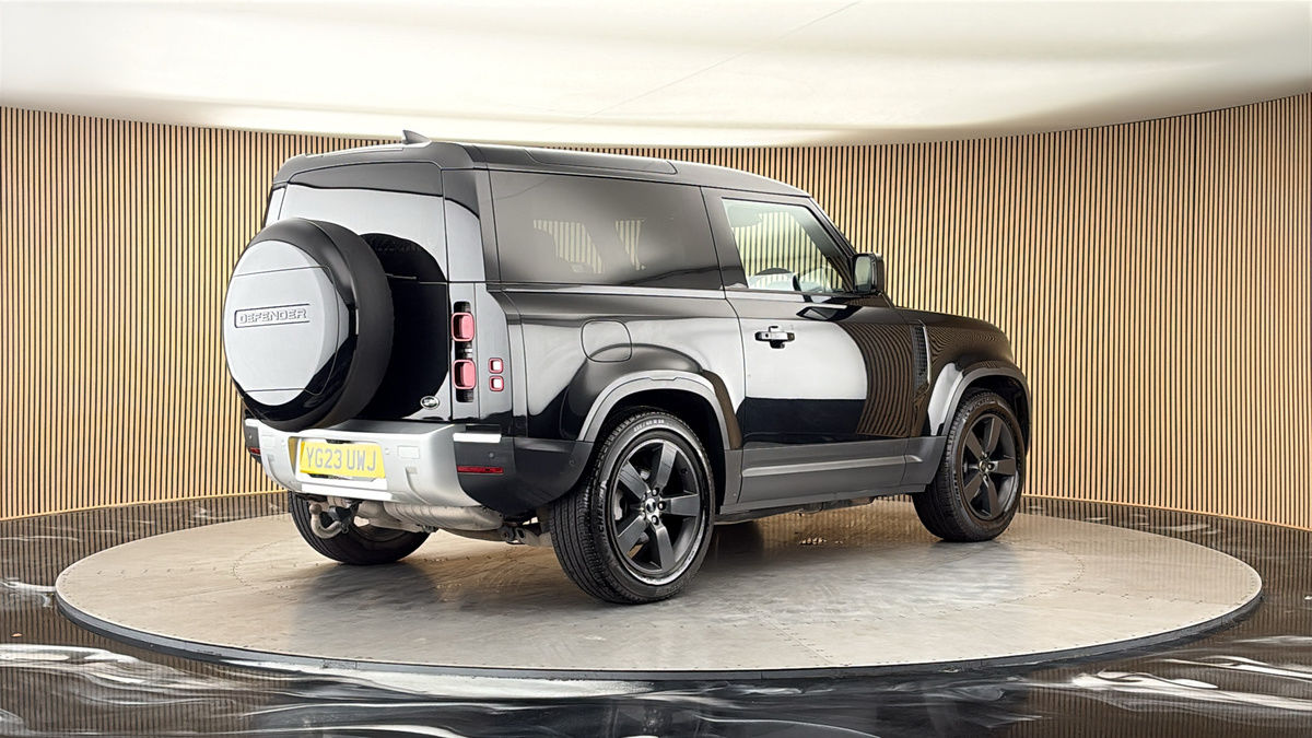 Land Rover Defender 90 Image 21