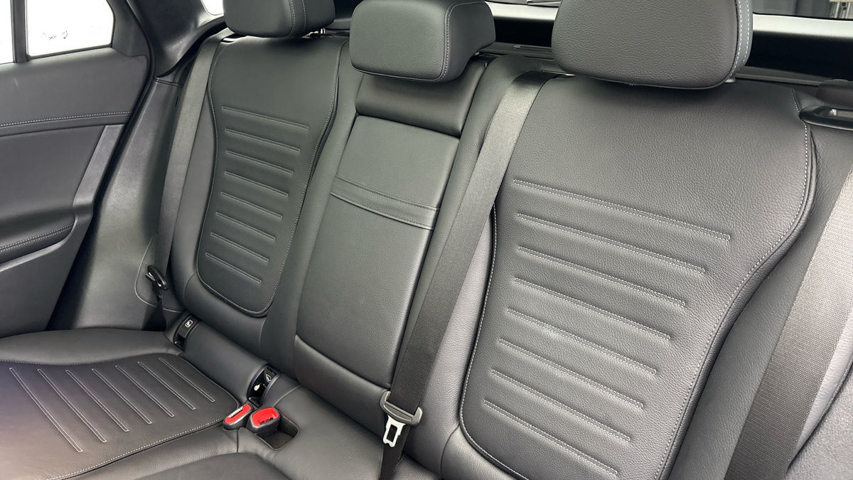 Mercedes-Benz GLC Image 8