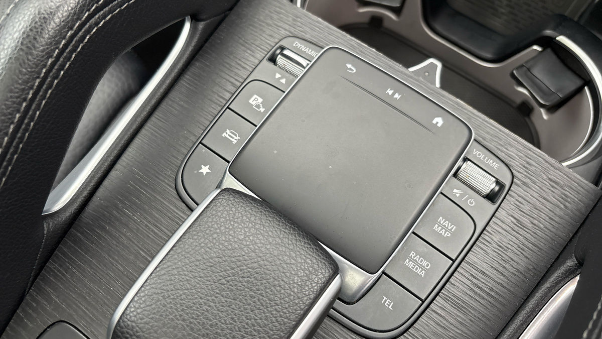 Mercedes-Benz GLE Image 28