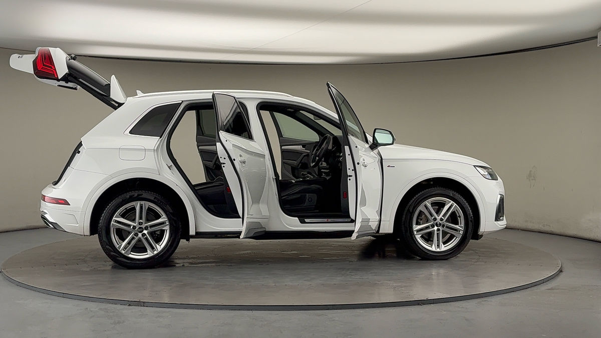 More views of Audi Q5