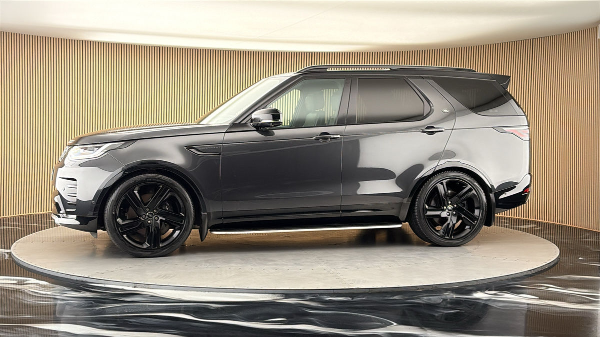 More views of Land Rover Discovery