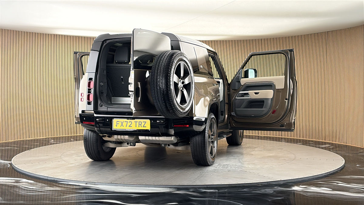 More views of Land Rover Defender 90