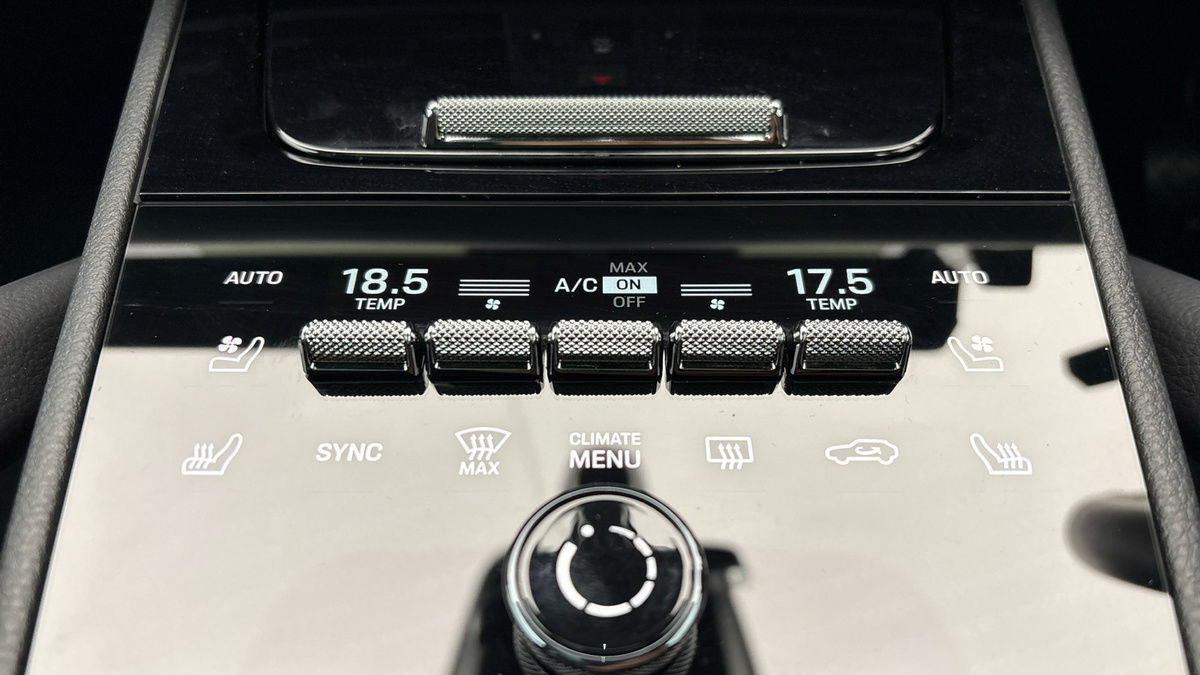Porsche Cayenne Image 27