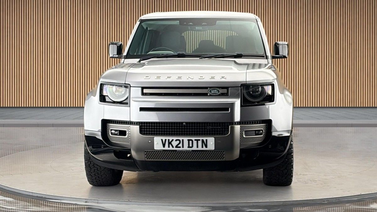 Land Rover Defender 110 Image 3