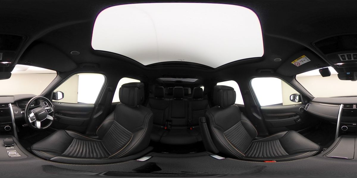 More views of Land Rover Discovery