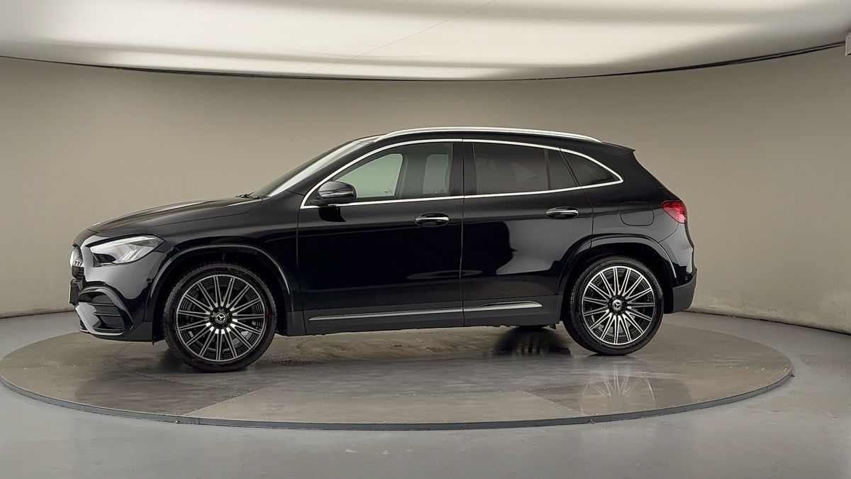 More views of Mercedes-Benz GLA
