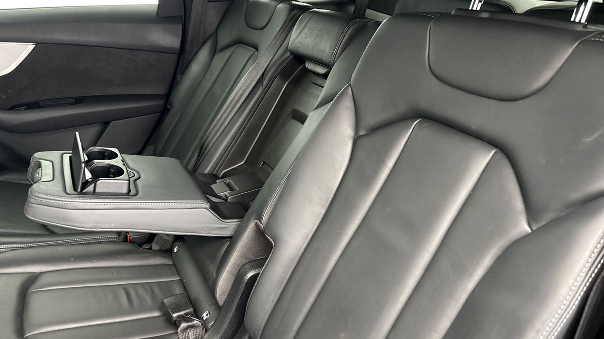 Audi Q7 Image 18