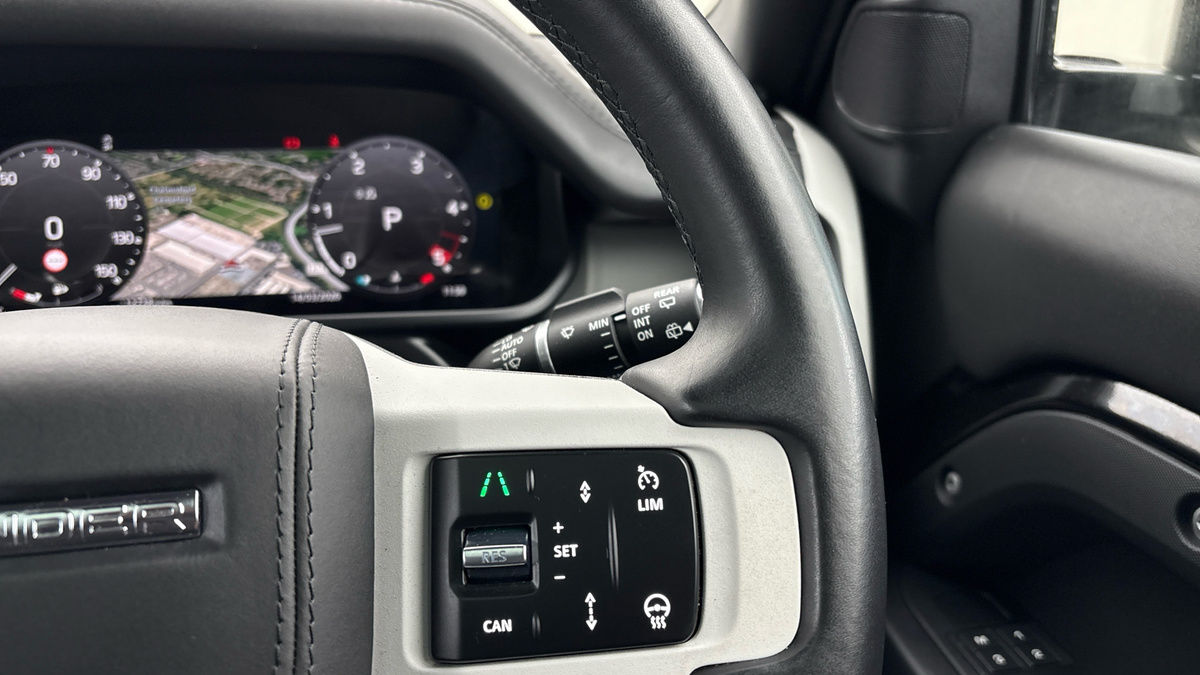 Land Rover Defender 110 Urban Image 14