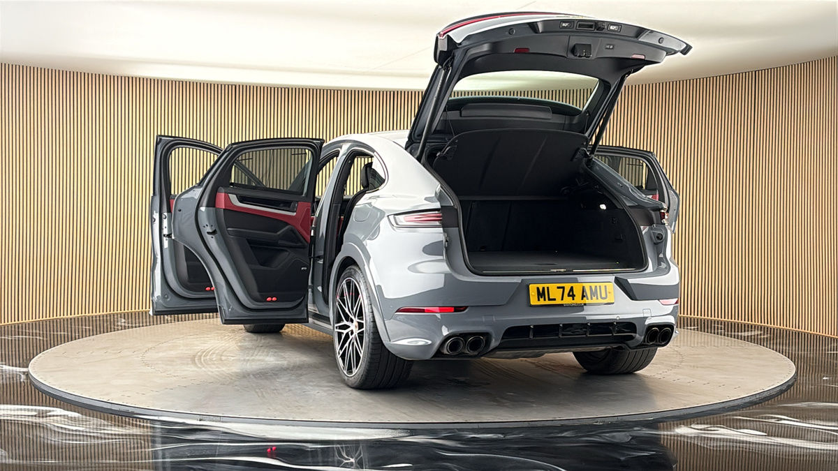 More views of Porsche Cayenne