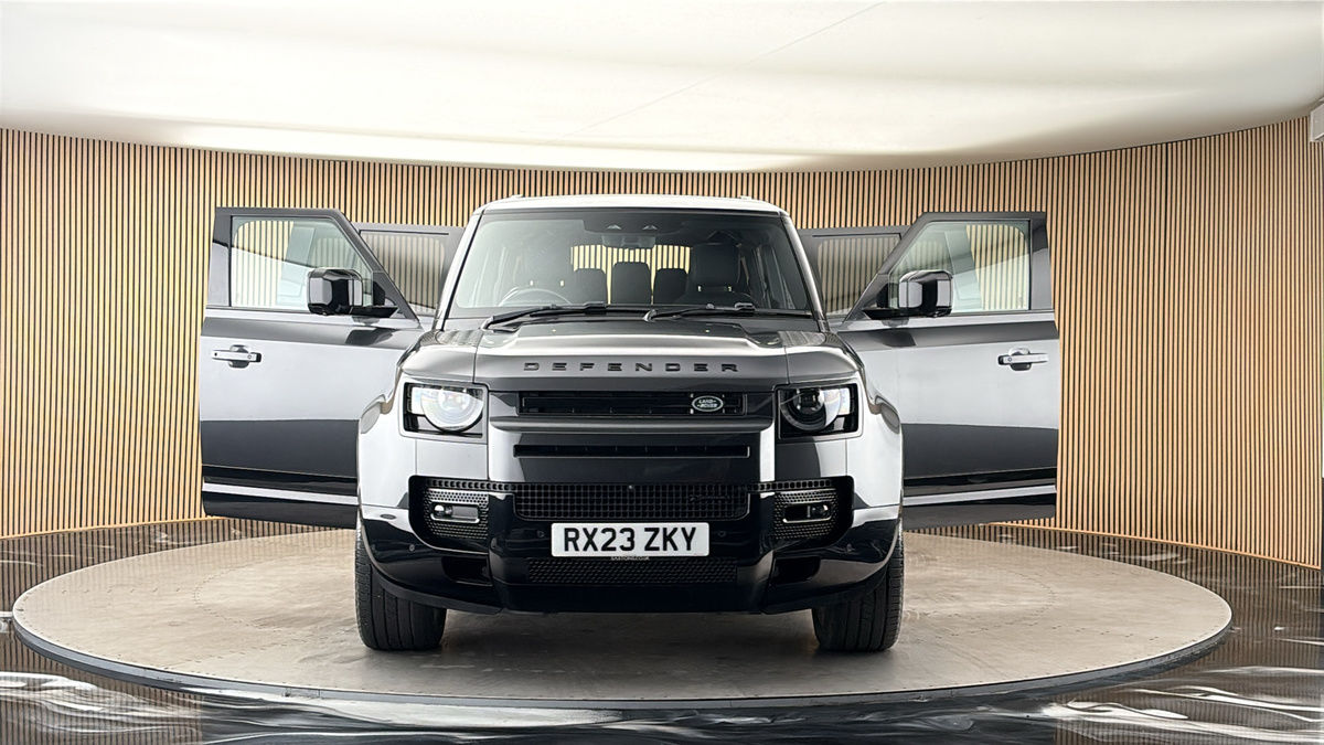 More views of Land Rover Defender 110