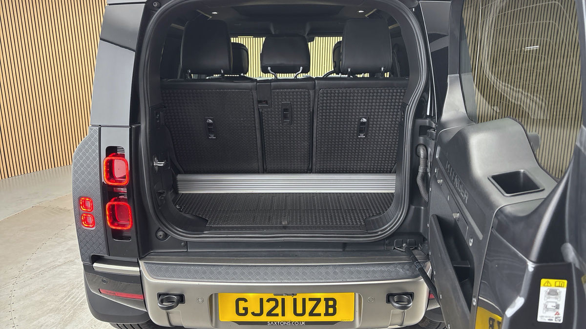 Land Rover Defender 90 Image 11