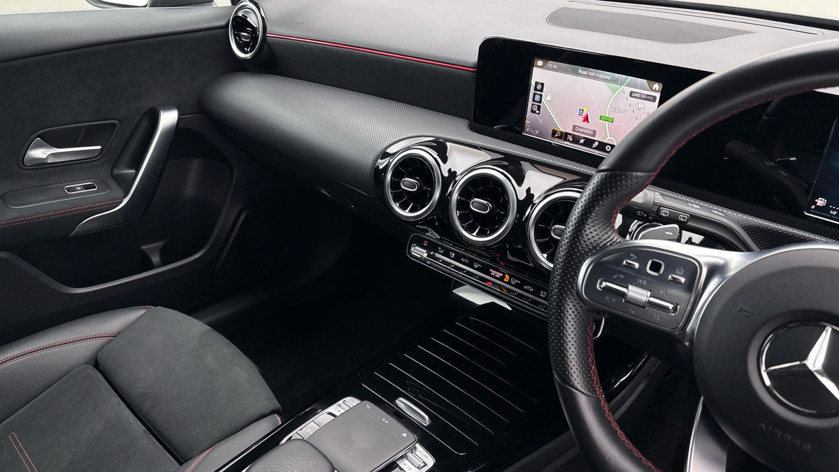 Mercedes-Benz A Class Image 18