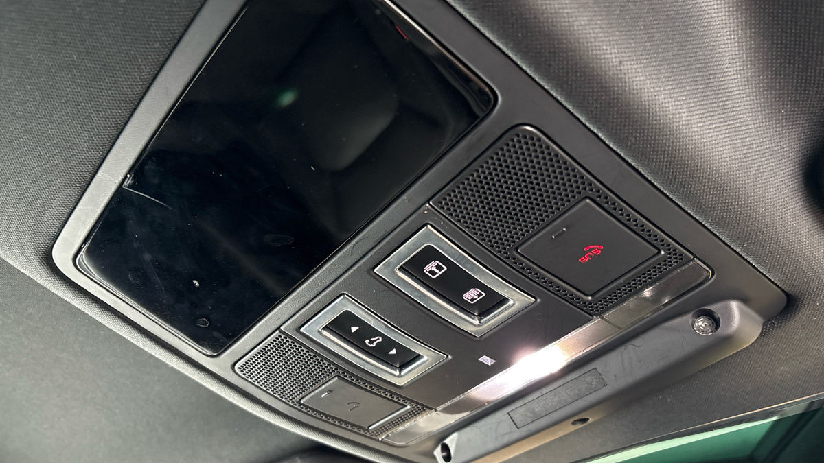 Land Rover Defender 90 Image 29