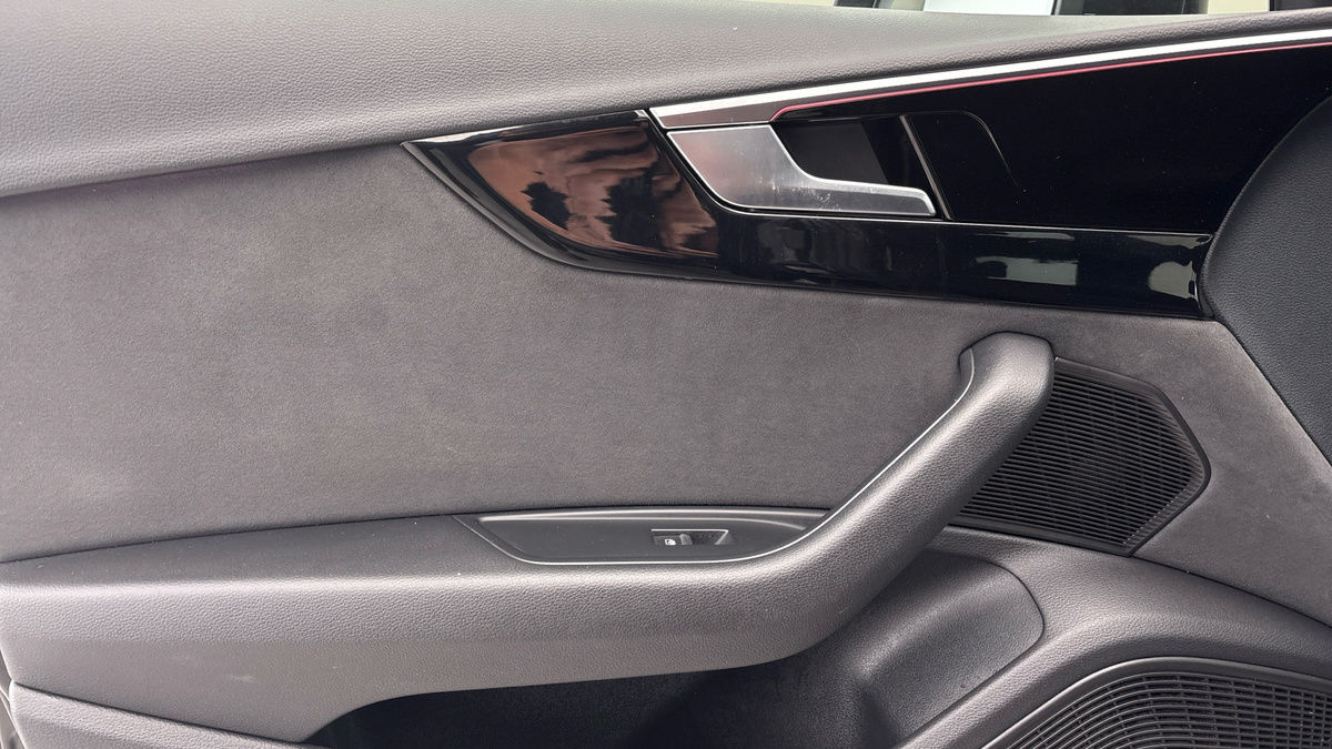 Audi A4 Avant Image 19