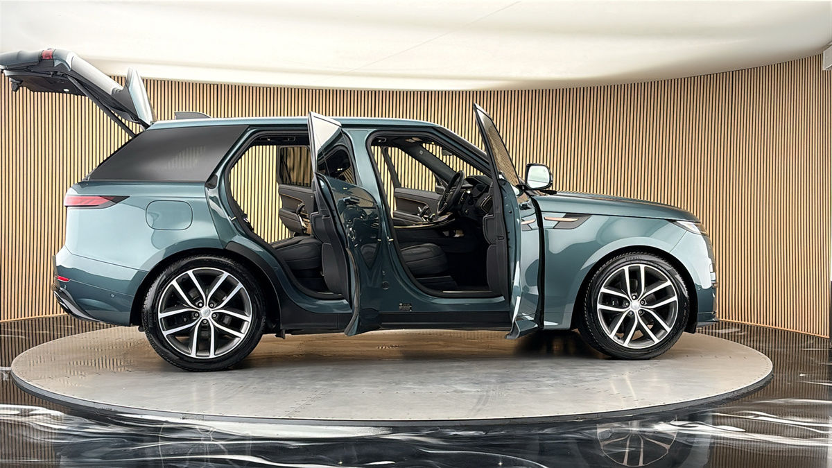 More views of Land Rover Range Rover Sport