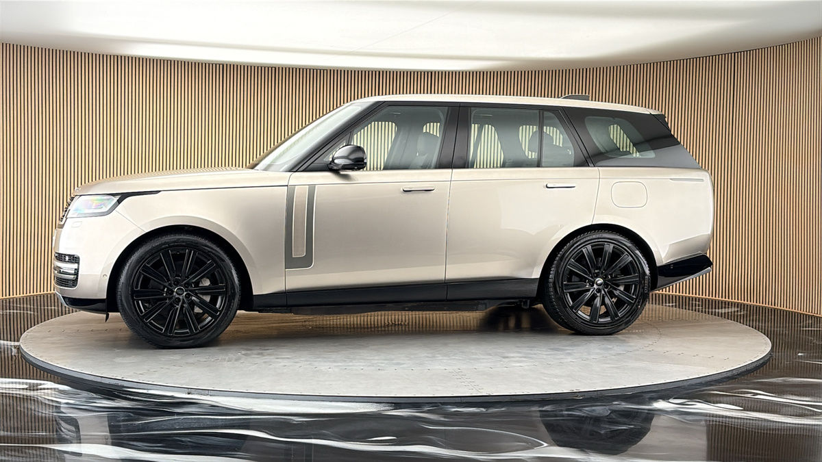More views of Land Rover Range Rover