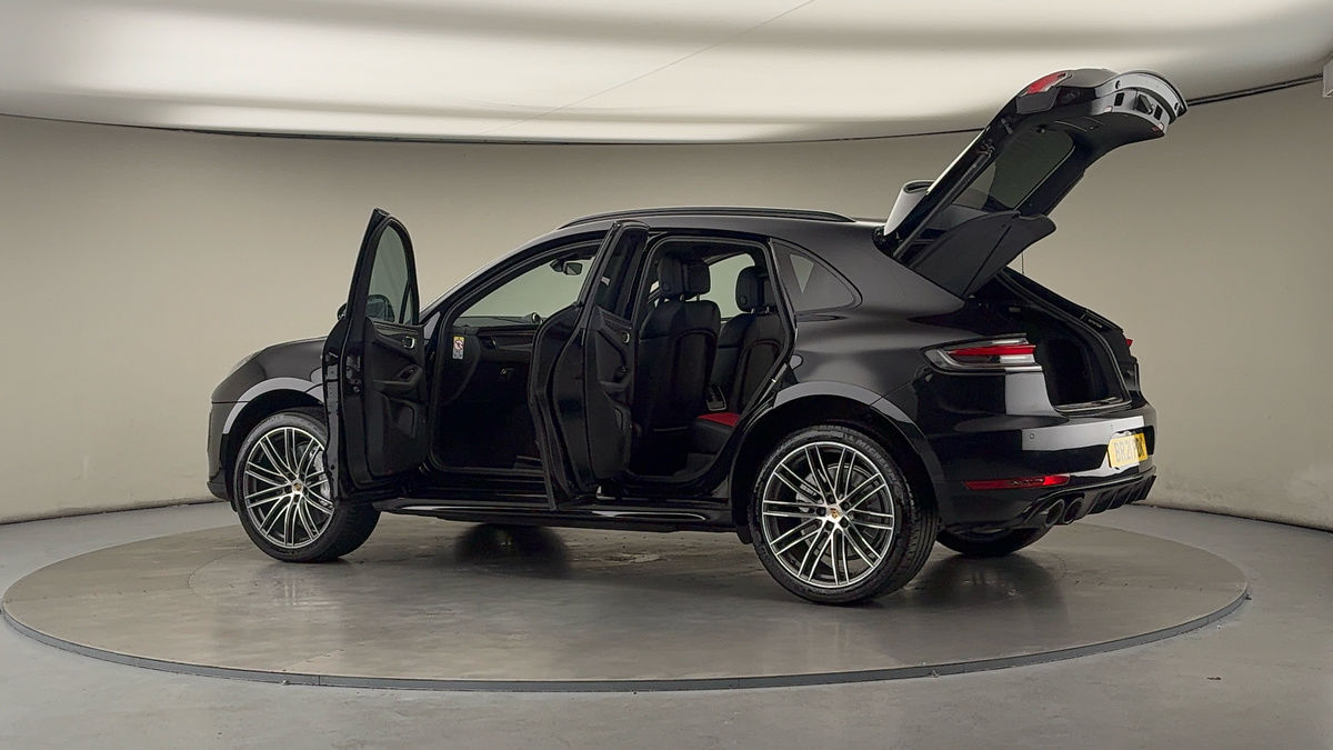 More views of Porsche Macan