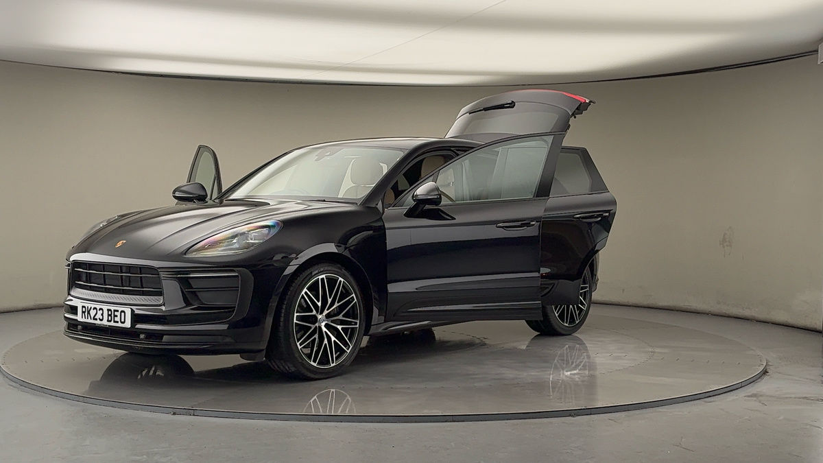 More views of Porsche Macan