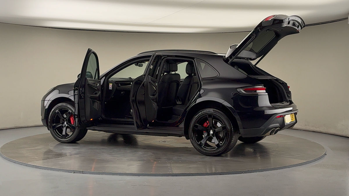 More views of Porsche Macan