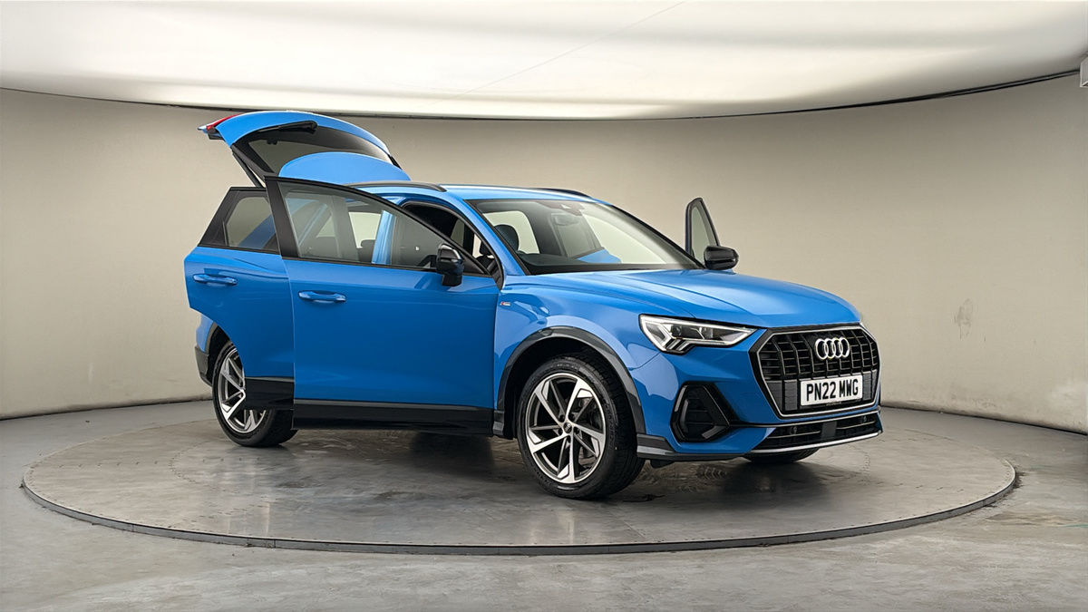 More views of Audi Q3