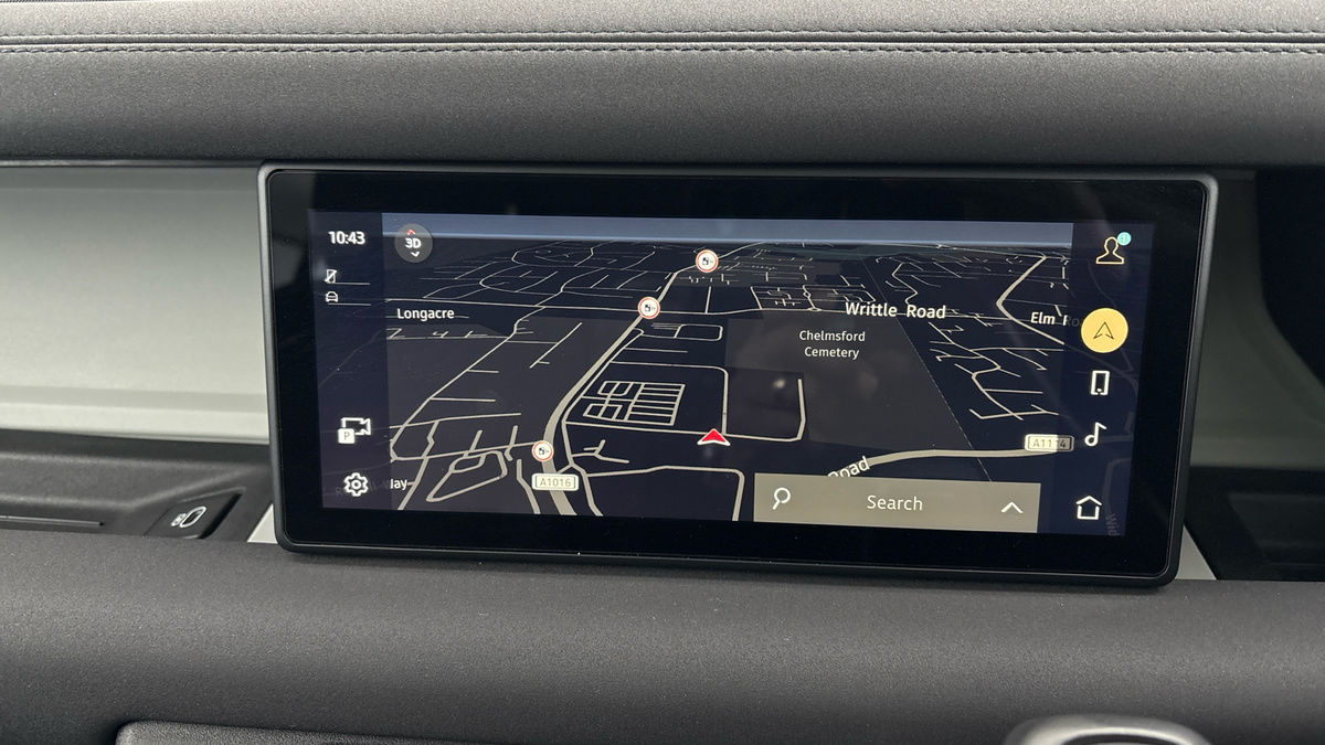 Land Rover Defender 110 Image 17