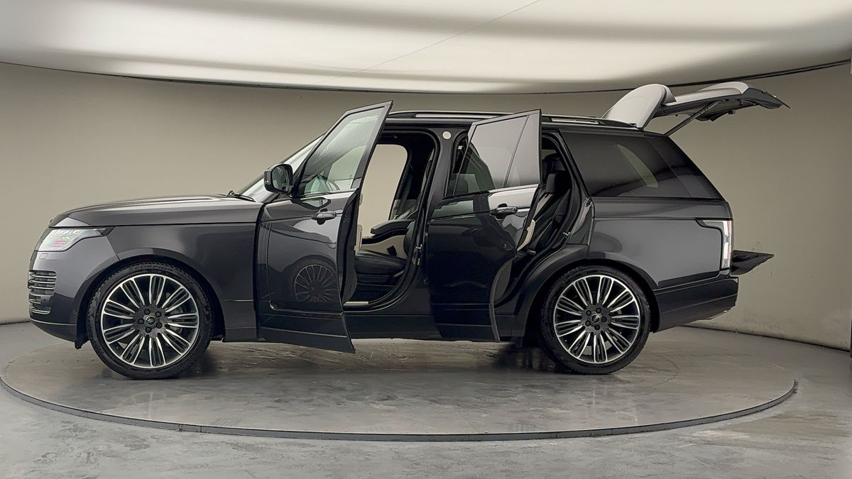 More views of Land Rover Range Rover