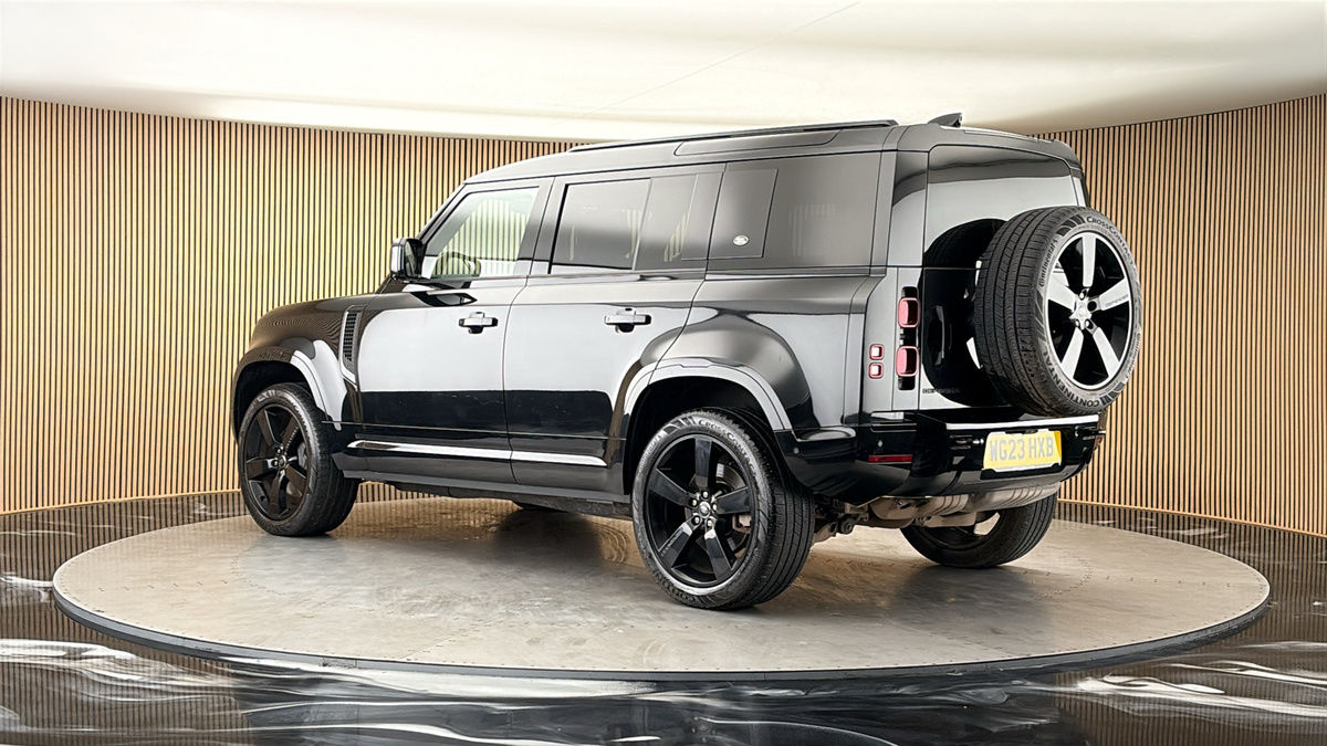 More views of Land Rover Defender 110