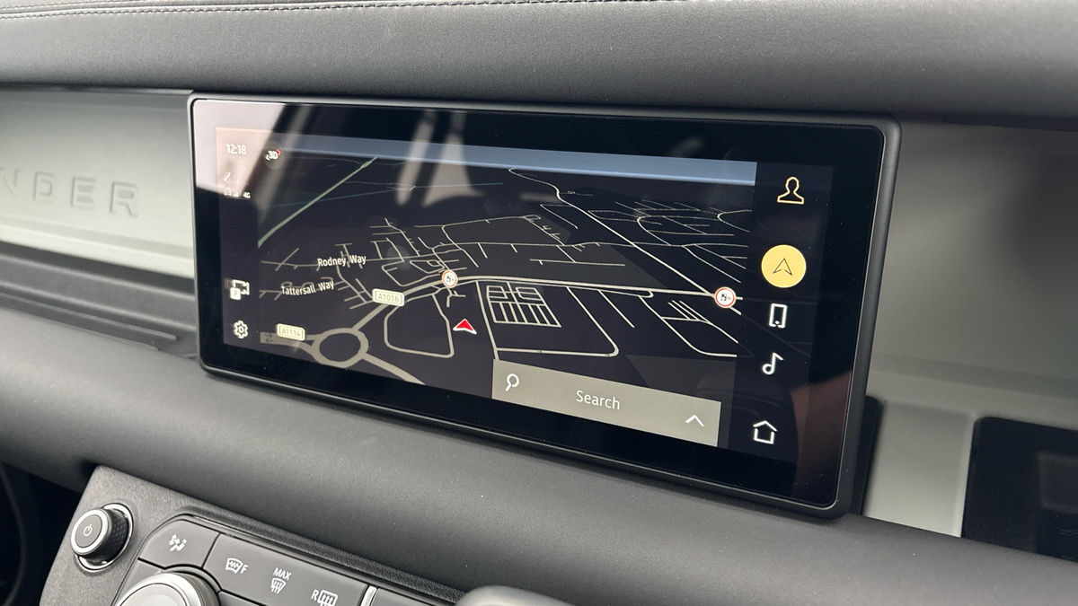 Land Rover Defender 110 Urban Image 17