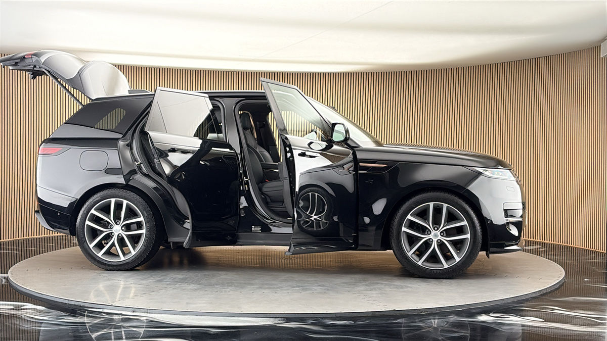 More views of Land Rover Range Rover Sport