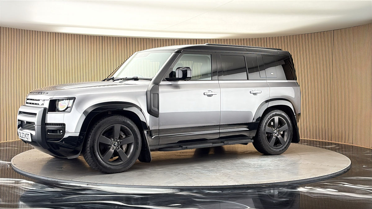 More views of Land Rover Defender 110