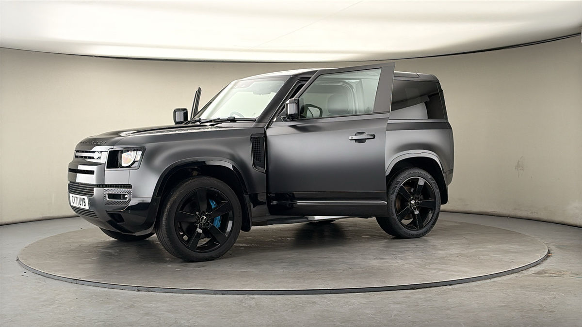 More views of Land Rover Defender 90