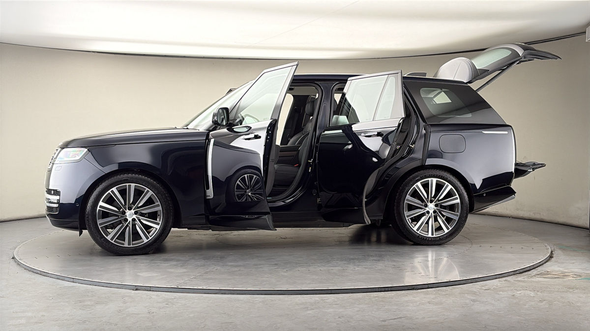 More views of Land Rover Range Rover