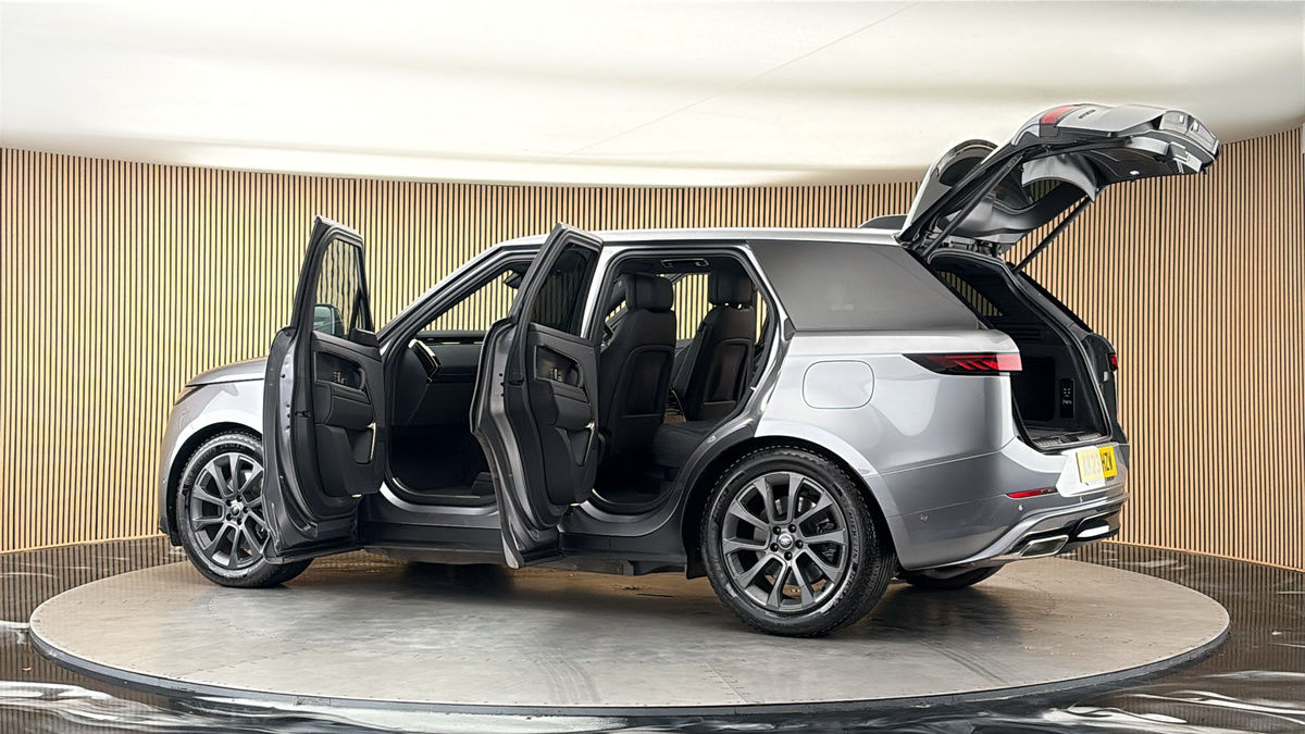 More views of Land Rover Range Rover Sport
