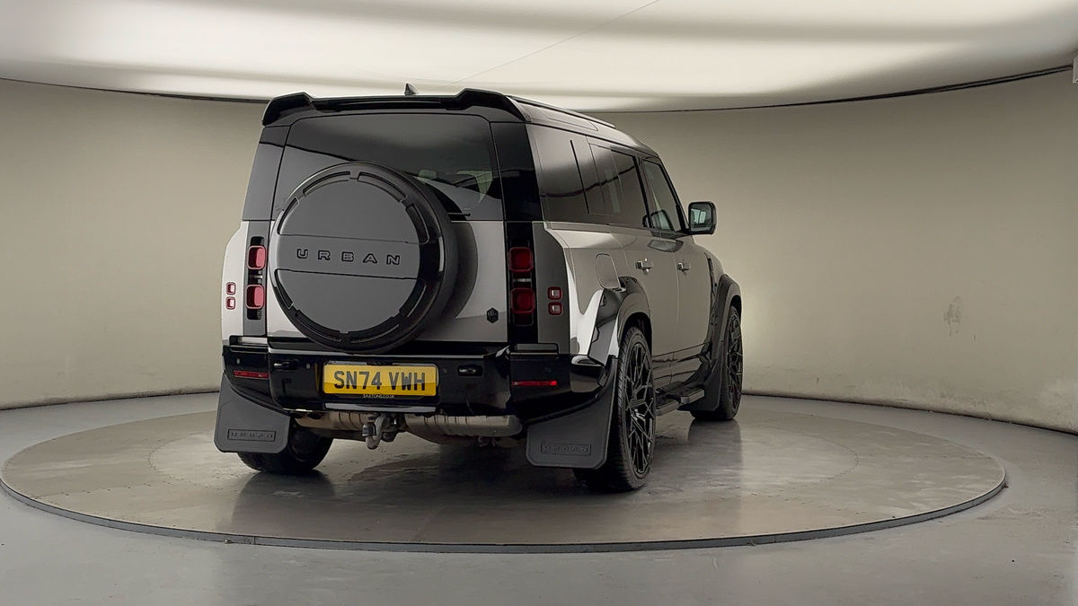 More views of Land Rover Defender 110