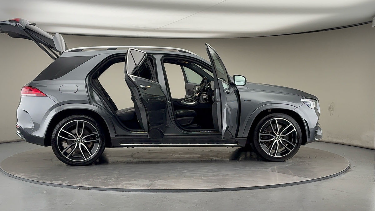 More views of Mercedes-Benz GLE