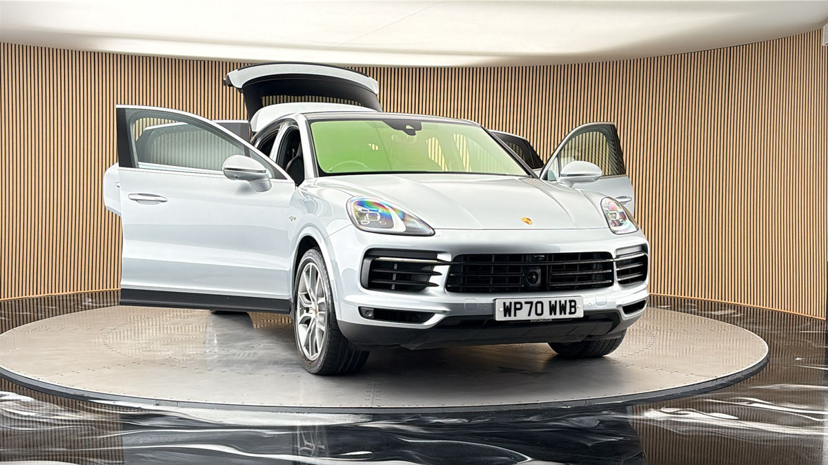 More views of Porsche Cayenne