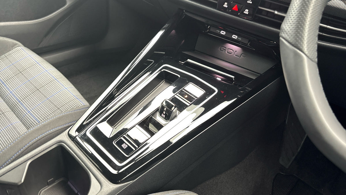 Volkswagen Golf Image 18