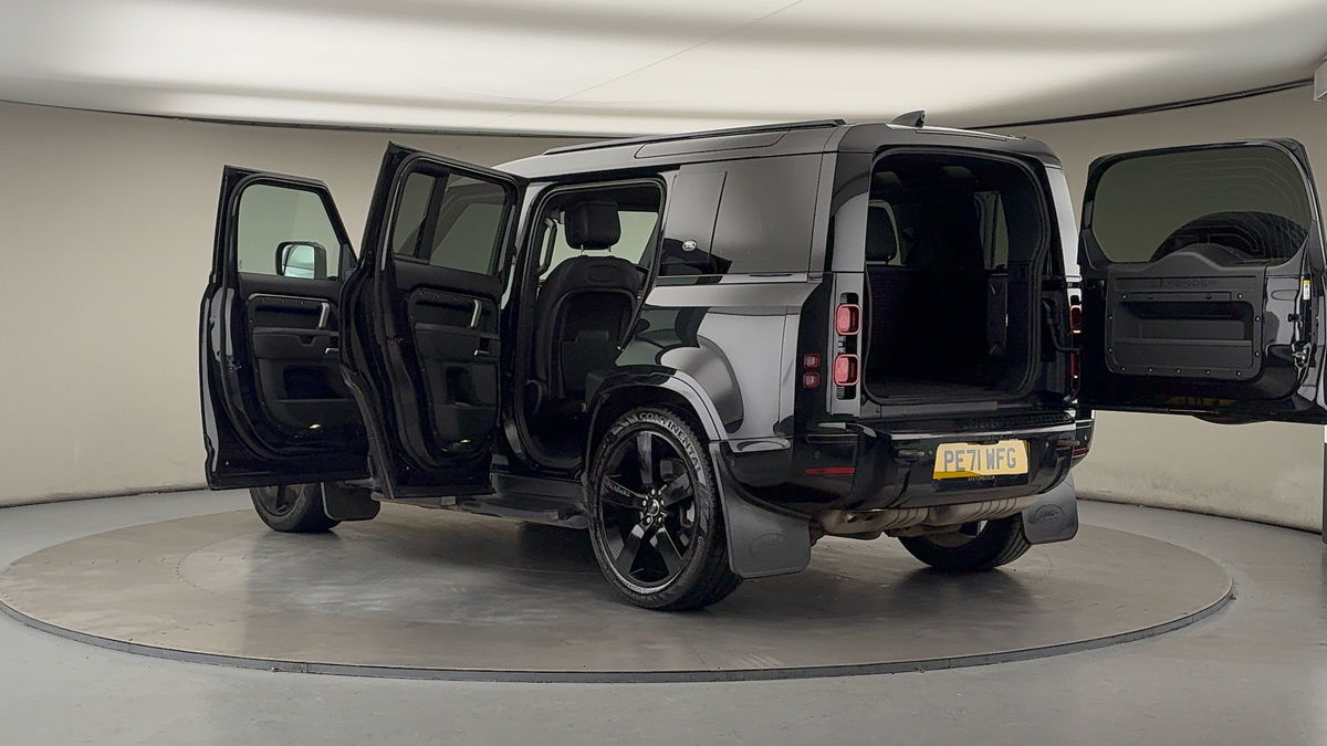 More views of Land Rover Defender 110