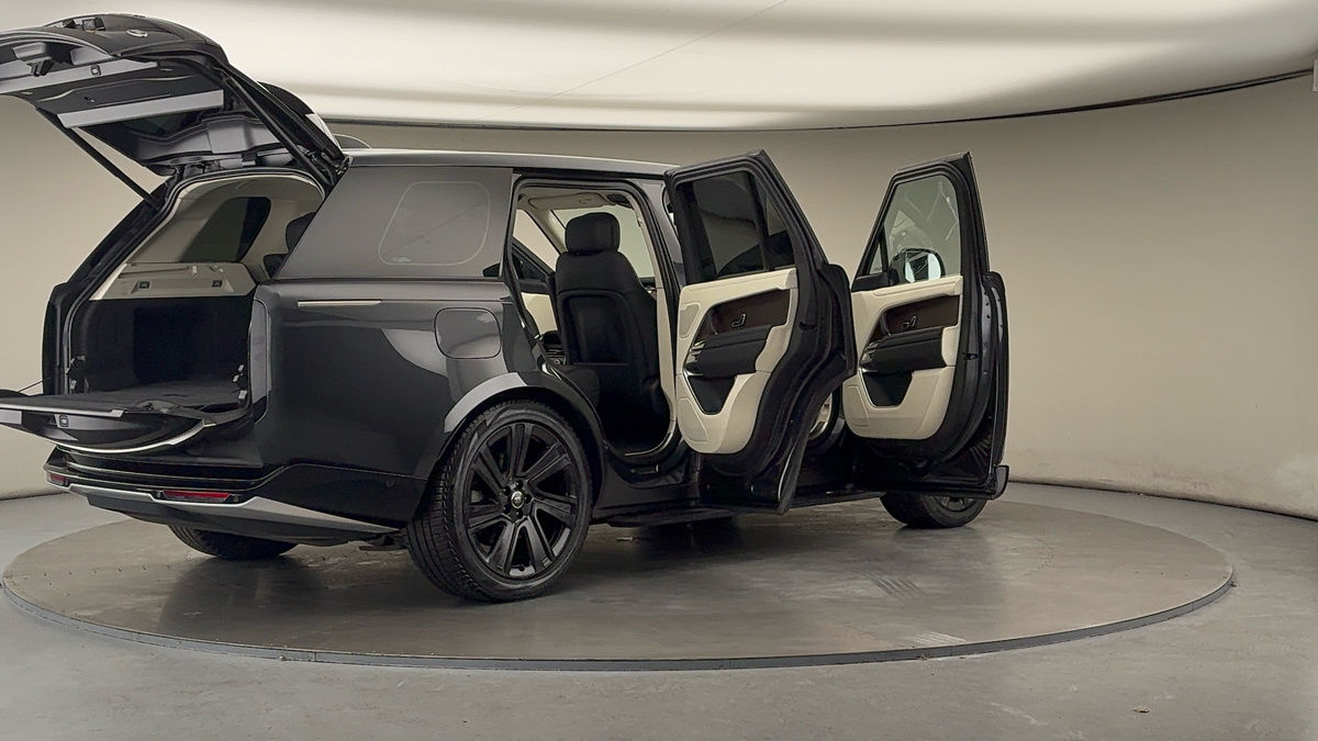 More views of Land Rover Range Rover