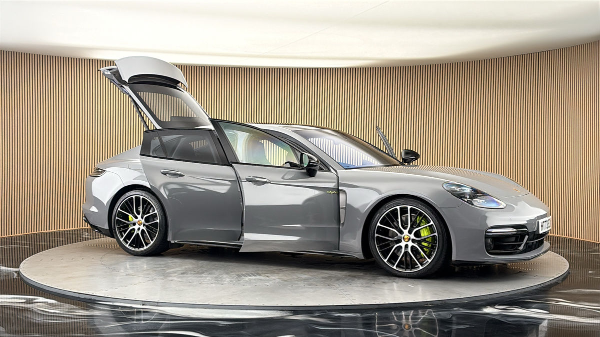 More views of Porsche Panamera