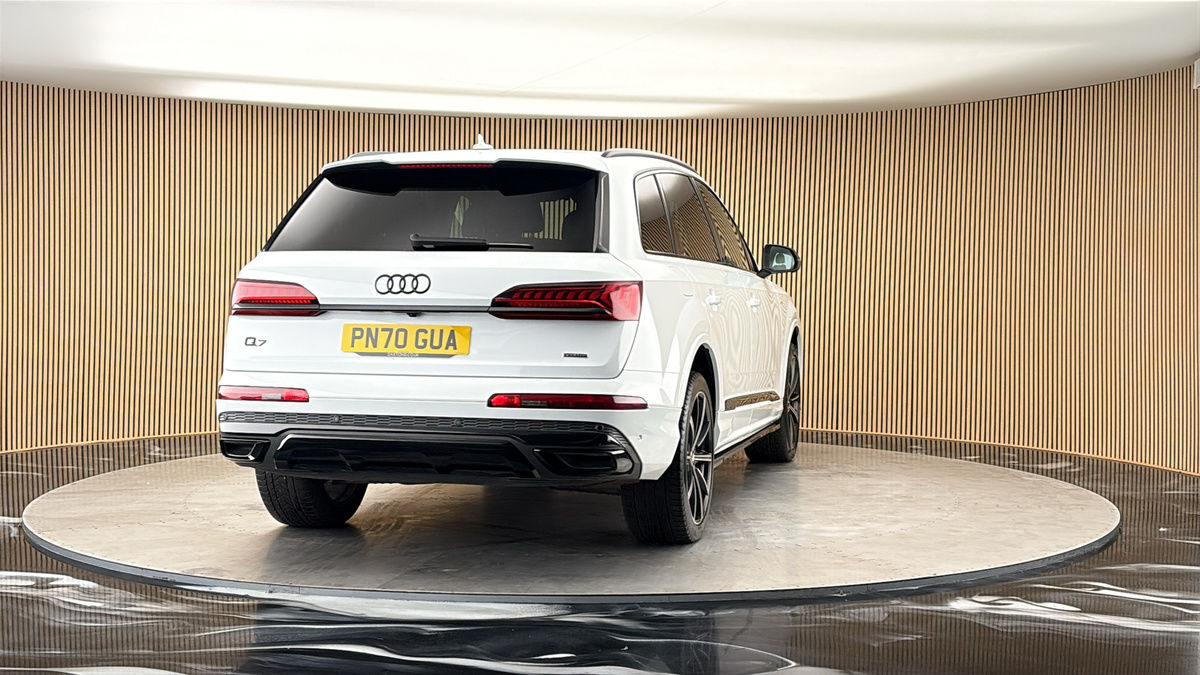 More views of Audi Q7