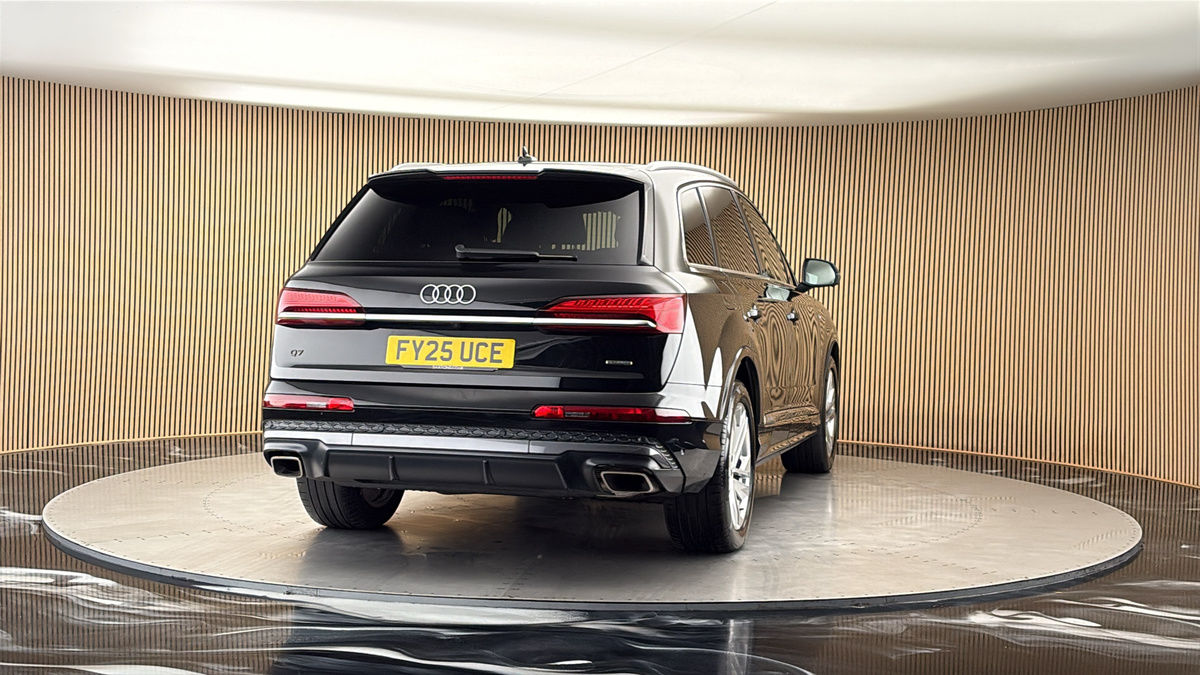 More views of Audi Q7