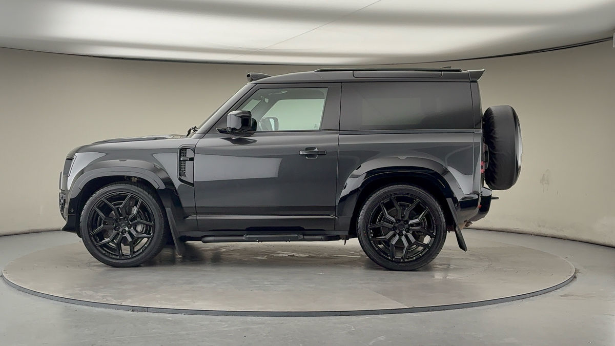 More views of Land Rover Defender 90