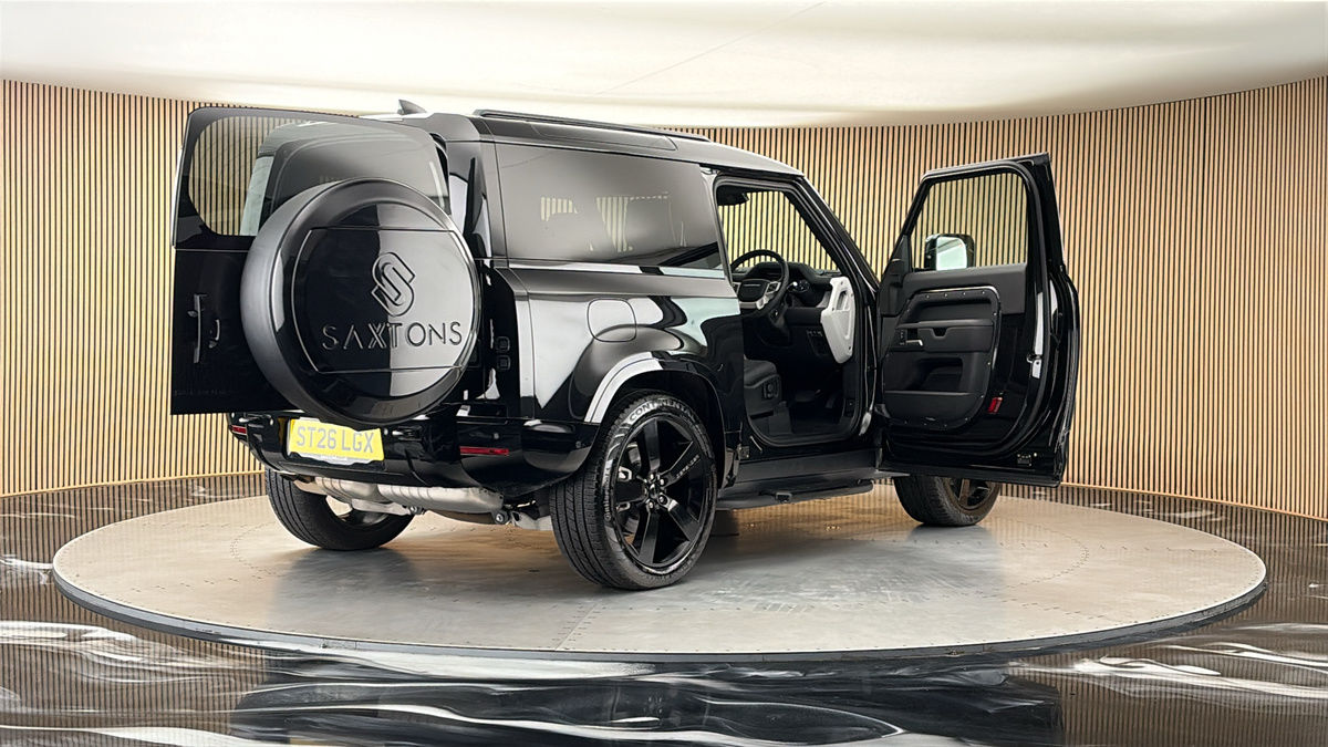 More views of Land Rover Defender 90