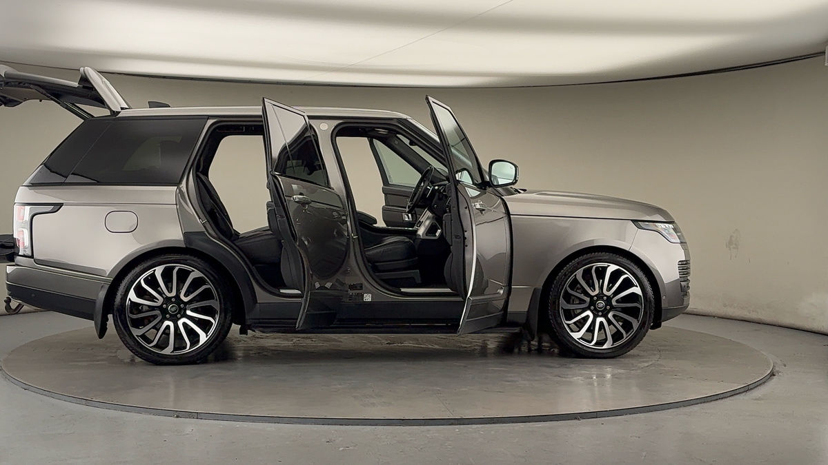 More views of Land Rover Range Rover