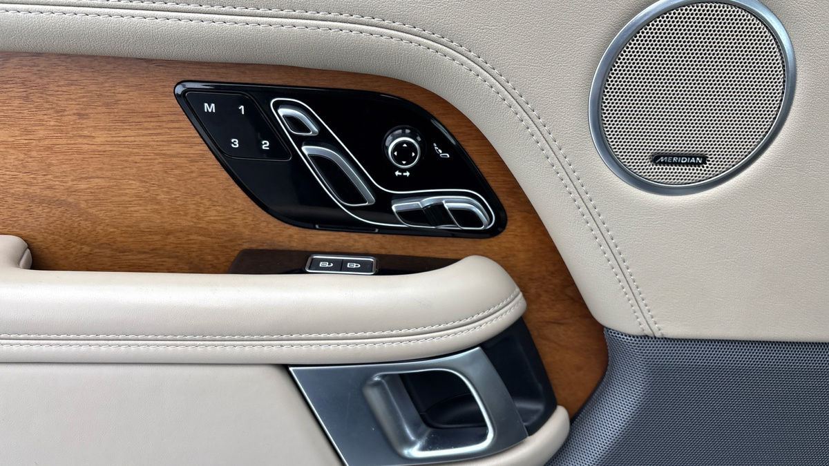 Land Rover Range Rover Image 19