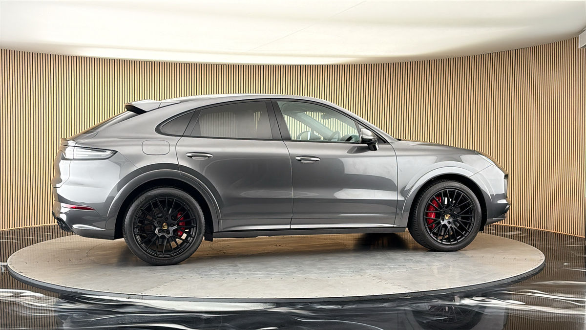 More views of Porsche Cayenne